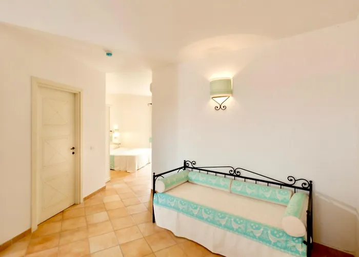 Hotel apartamentowy Isa-residence With Swimming-pool In Vignola Mare, With Air Conditioning And Private Outdoor Area