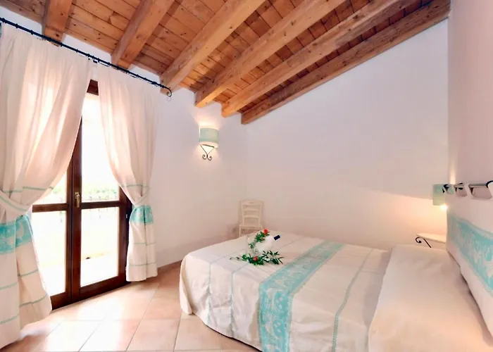 Isa-residence With Swimming-pool In Vignola Mare, With Air Conditioning And Private Outdoor Area 4* Vignola Mare