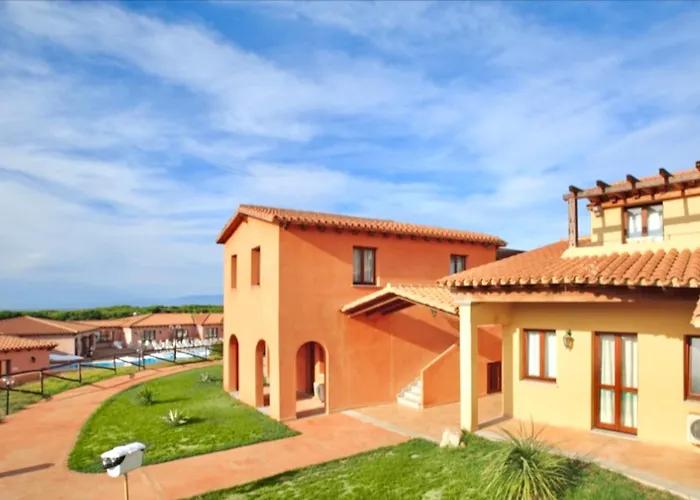 Isa-residence With Swimming-pool In Vignola Mare, With Air Conditioning And Private Outdoor Area 4*