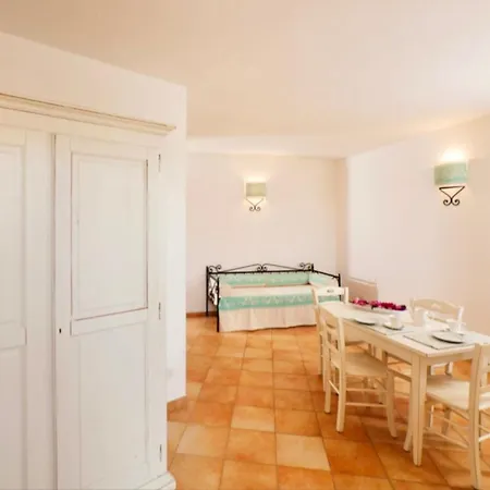 Hotel apartamentowy Isa-residence Baia Dei Mirti Vignola Mare