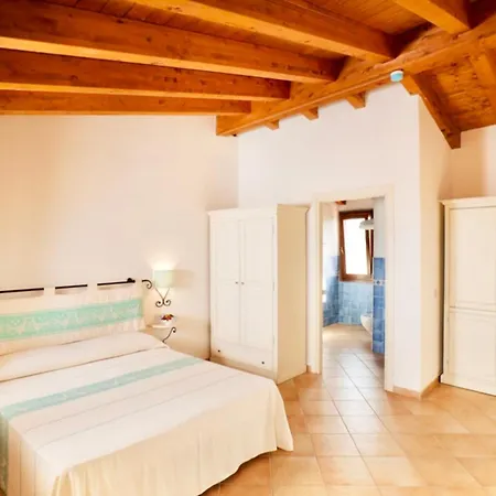 Isa-residence With Swimming-pool In Vignola Mare, With Air Conditioning And Private Outdoor Area Aparthotel Vignola Mare