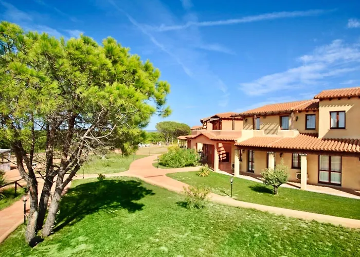 Isa-residence With Swimming-pool In Vignola Mare, With Air Conditioning And Private Outdoor Area Apart Otel Vignola Mare